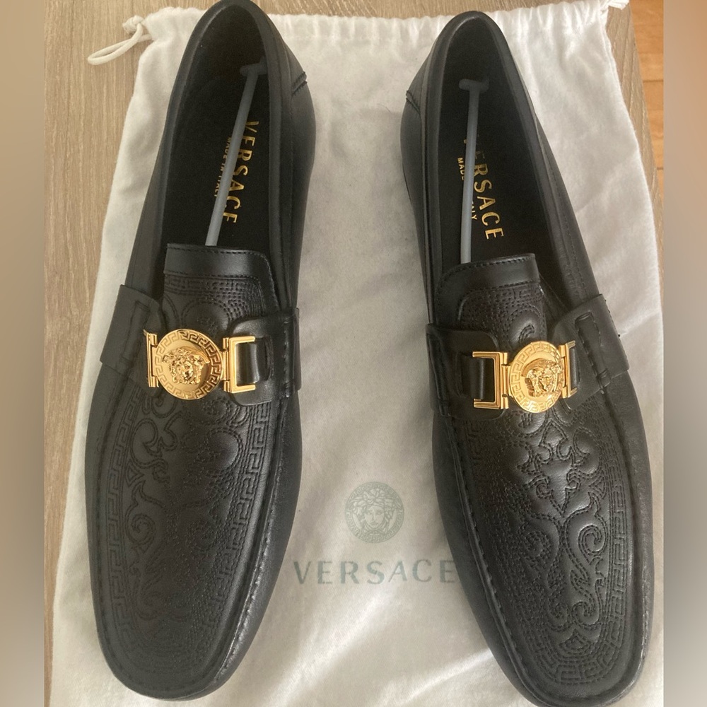New, authentic Versace Medusa hardware leather driver shoes Men’s size US 12